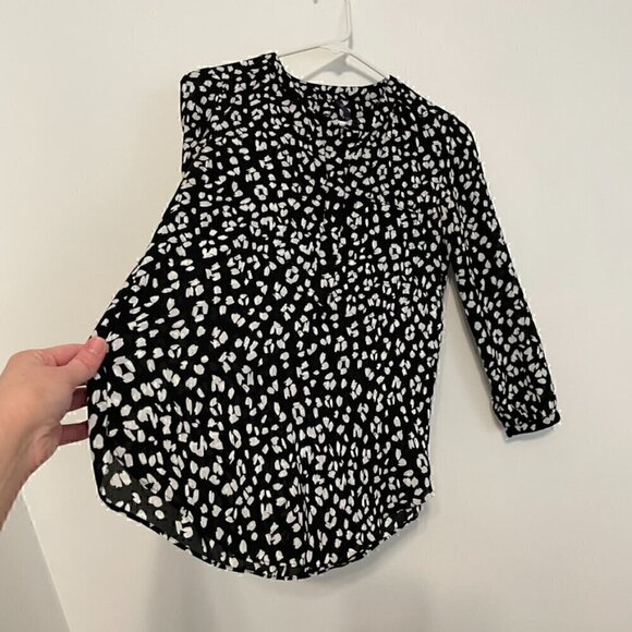 NYDJ NOT YOUR DAUGHTERS JEANS Pintuck Blouse 3/4 Sleeve Pleatback Black White - Picture 9 of 16